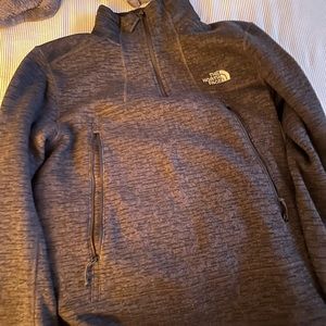 North face pull over q zip